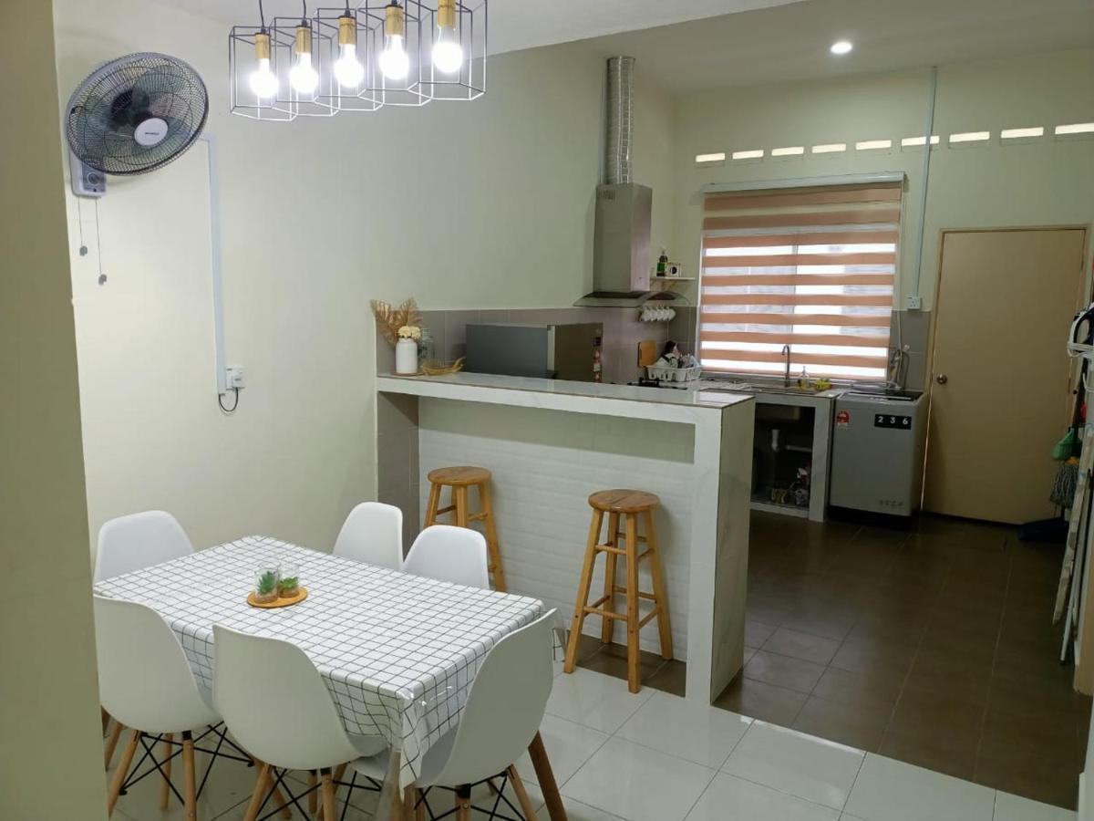 Zr D'Chili Homestay, Kemaman Chukai Екстериор снимка